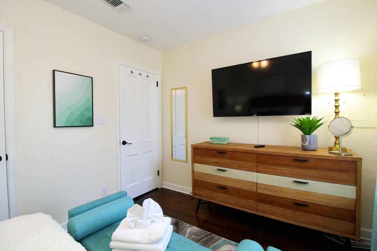 Beachy Bungalow For Family Fun! Walk To Beach! Pensacola Exterior foto